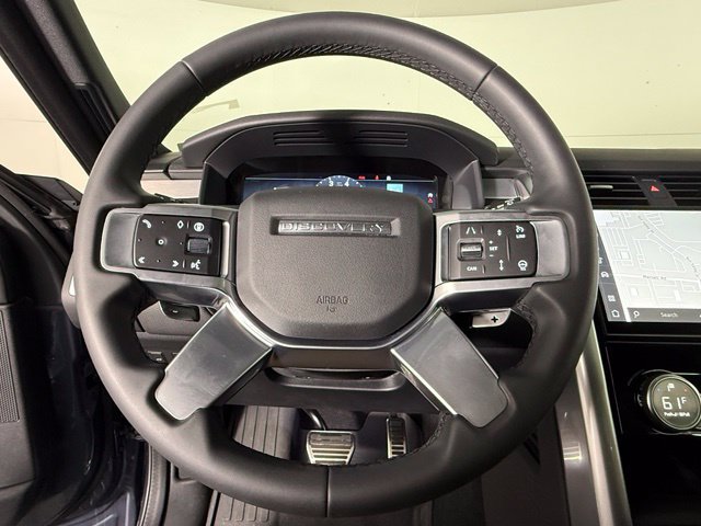 Used 2025 Land Rover Discovery Dynamic SE AWD/4WD image 32