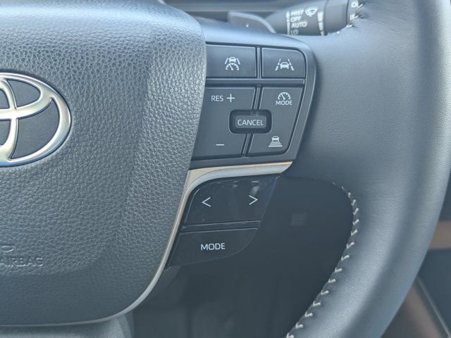 Used 2025 Toyota Crown Signia AWD/4WD image 22