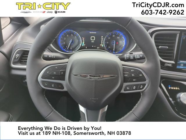 New 2026 Chrysler Pacifica Select image 14