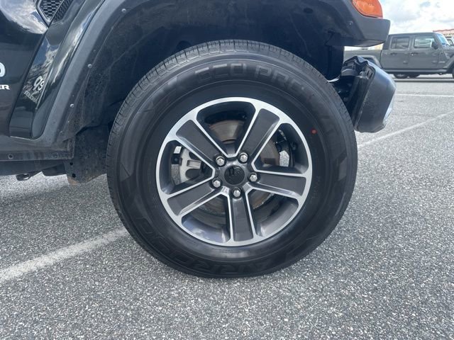 Used 2023 Jeep Wrangler Sahara image 5