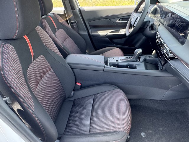 New 2026 Nissan Sentra SR w/ Floor Mat Package FWD image 13