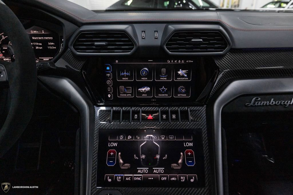 Used 2023 Lamborghini Urus Performante AWD/4WD image 29