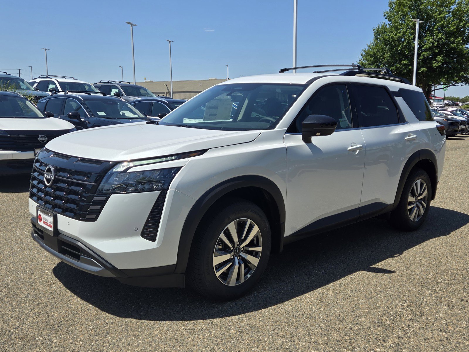 New 2026 Nissan Pathfinder SL AWD/4WD image 8