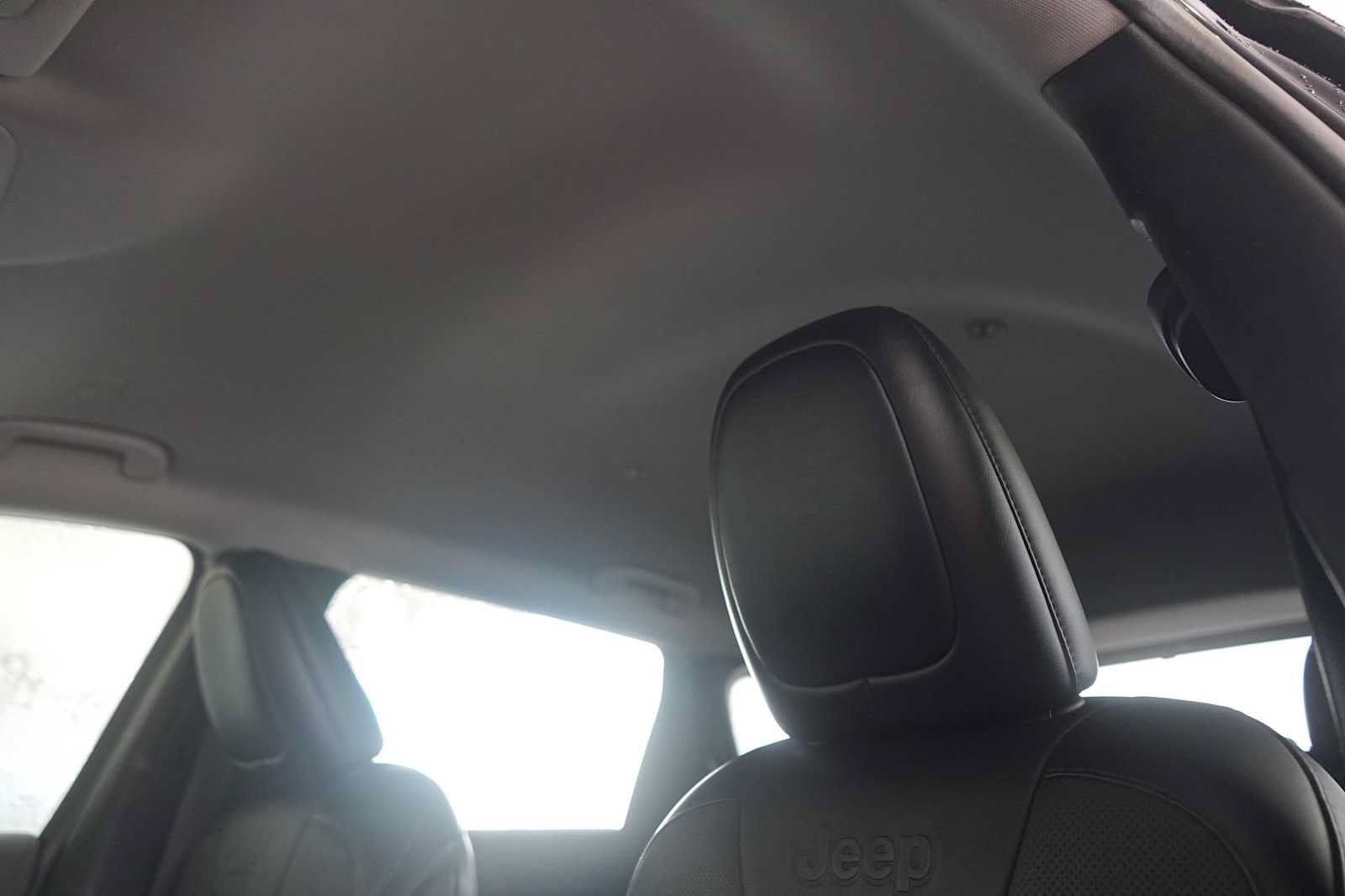 Used 2019 Jeep Cherokee Limited FWD image 25