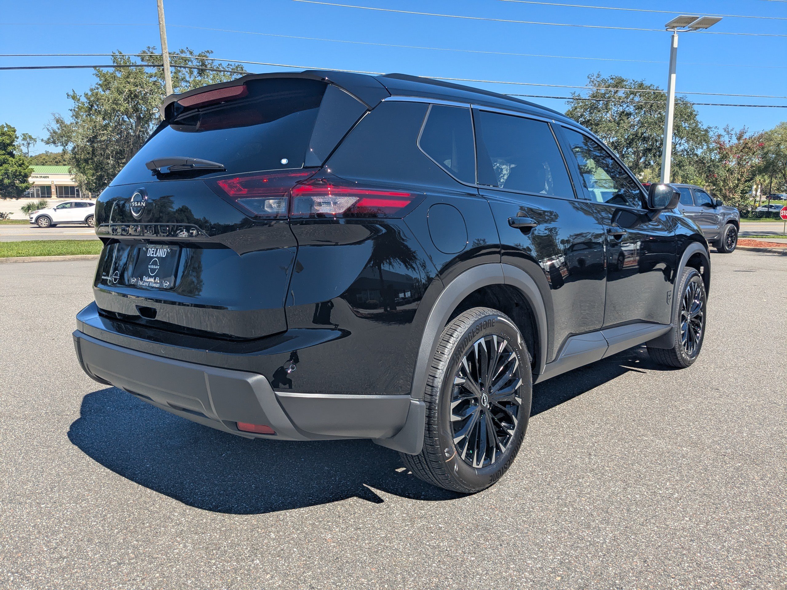 New 2026 Nissan Rogue Dark Armor FWD image 4