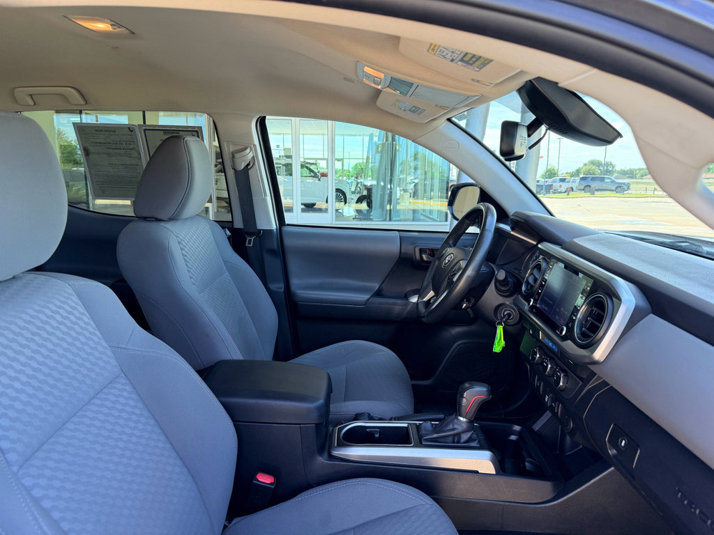 Used 2022 Toyota Tacoma SR5 RWD image 12