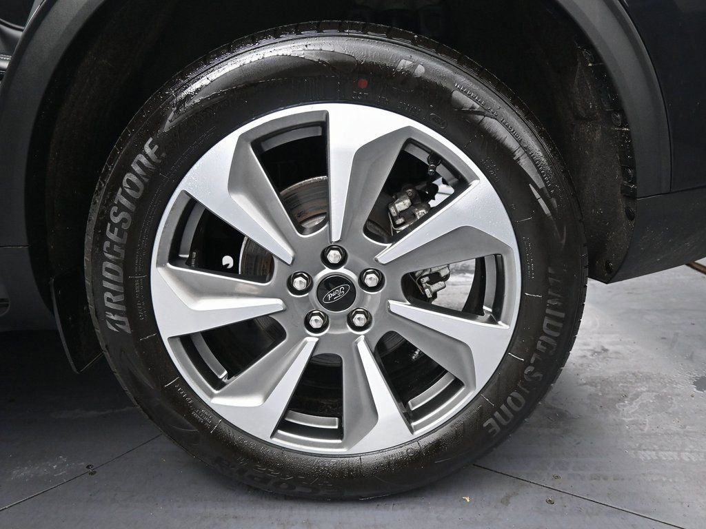 Used 2025 Ford Escape Platinum image 35