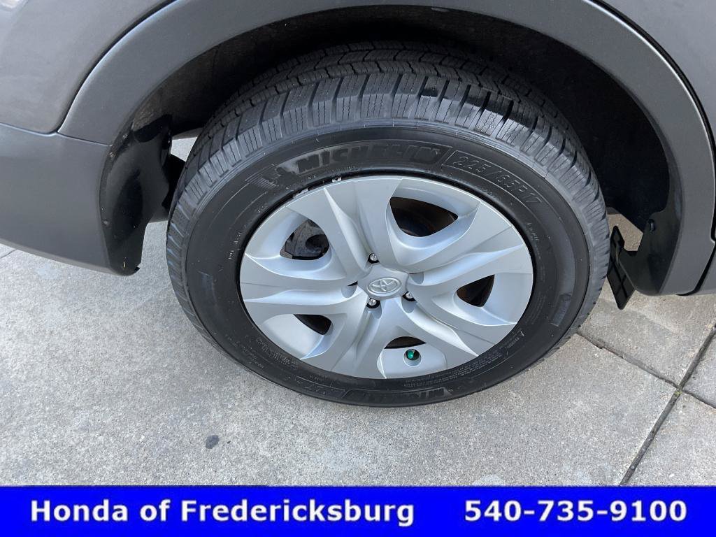 Used 2015 Toyota RAV4 LE AWD/4WD image 12