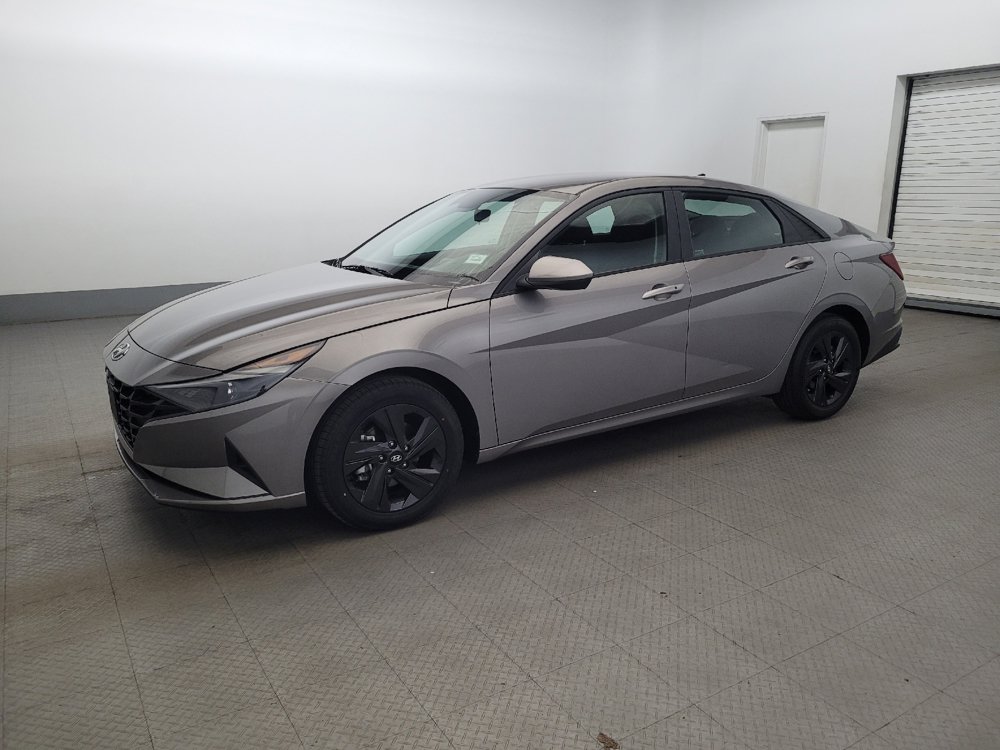 Used 2023 Hyundai Elantra SEL w/ Cargo Package FWD image 2