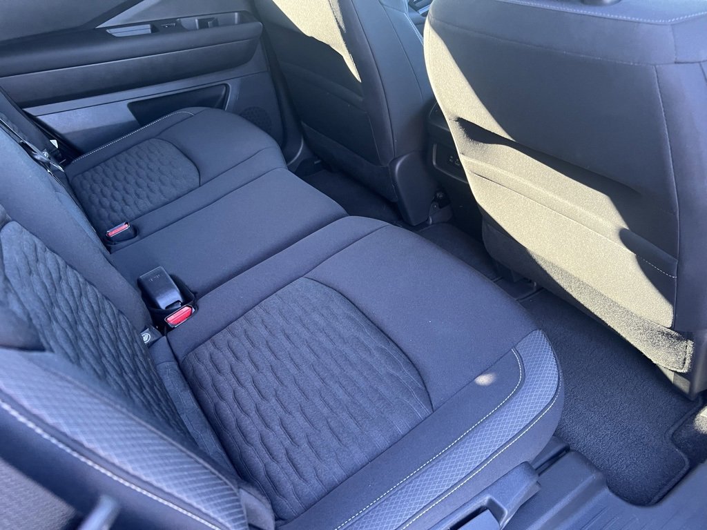 Used 2022 Nissan Pathfinder SV w/ SV Black Package image 9