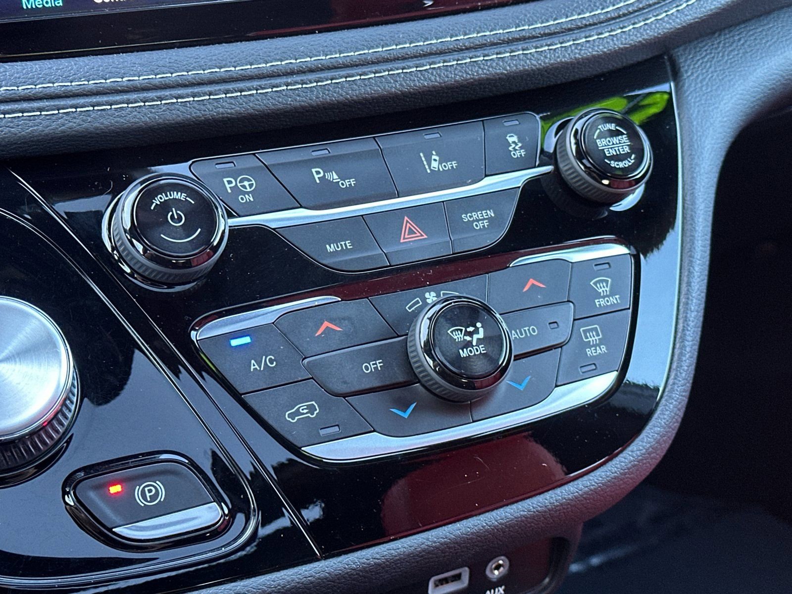 Used 2020 Chrysler Pacifica Limited w/ Quick Oder Package 2EV RED-S image 22