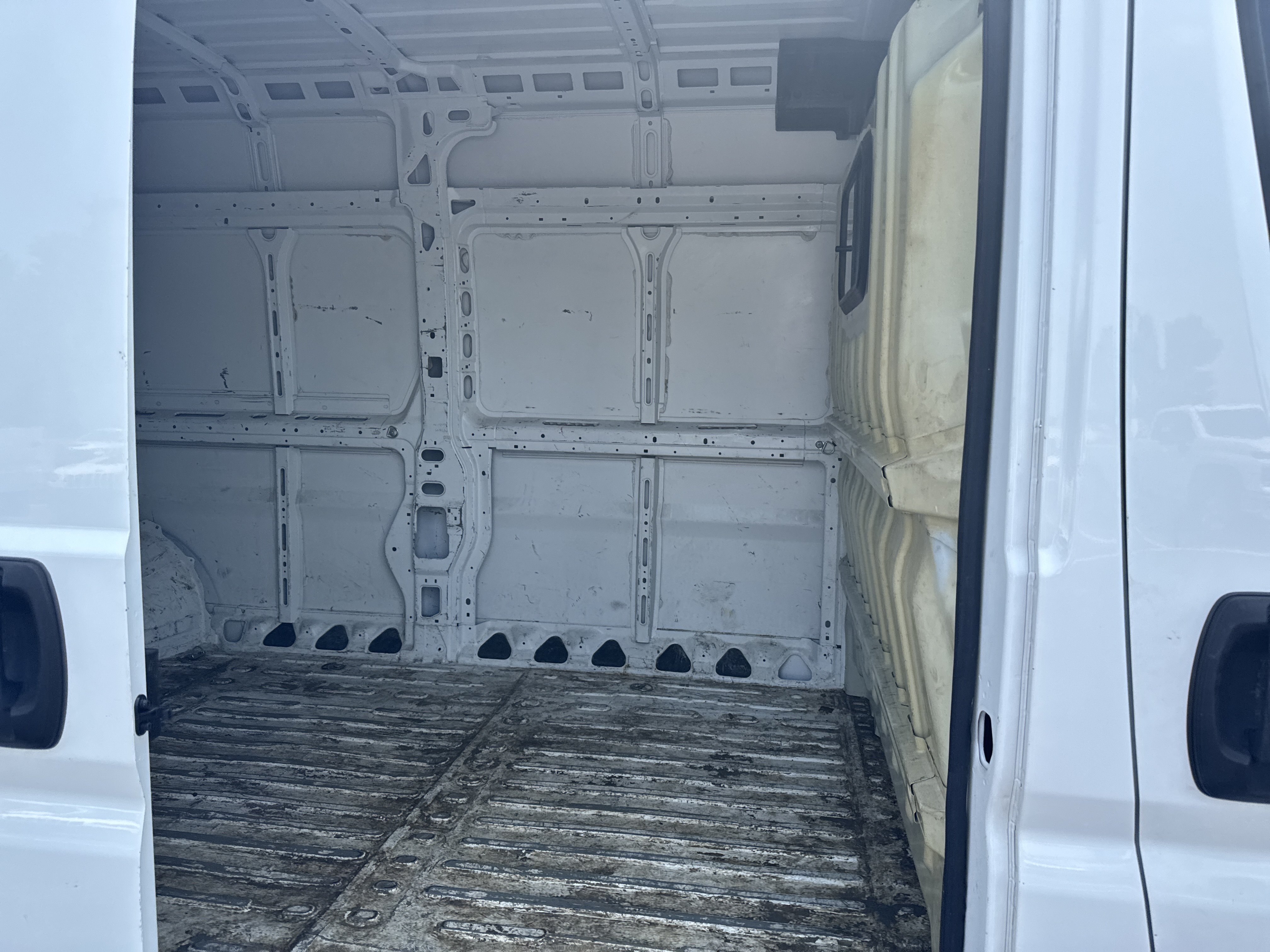 Used 2021 RAM ProMaster 2500 FWD image 4
