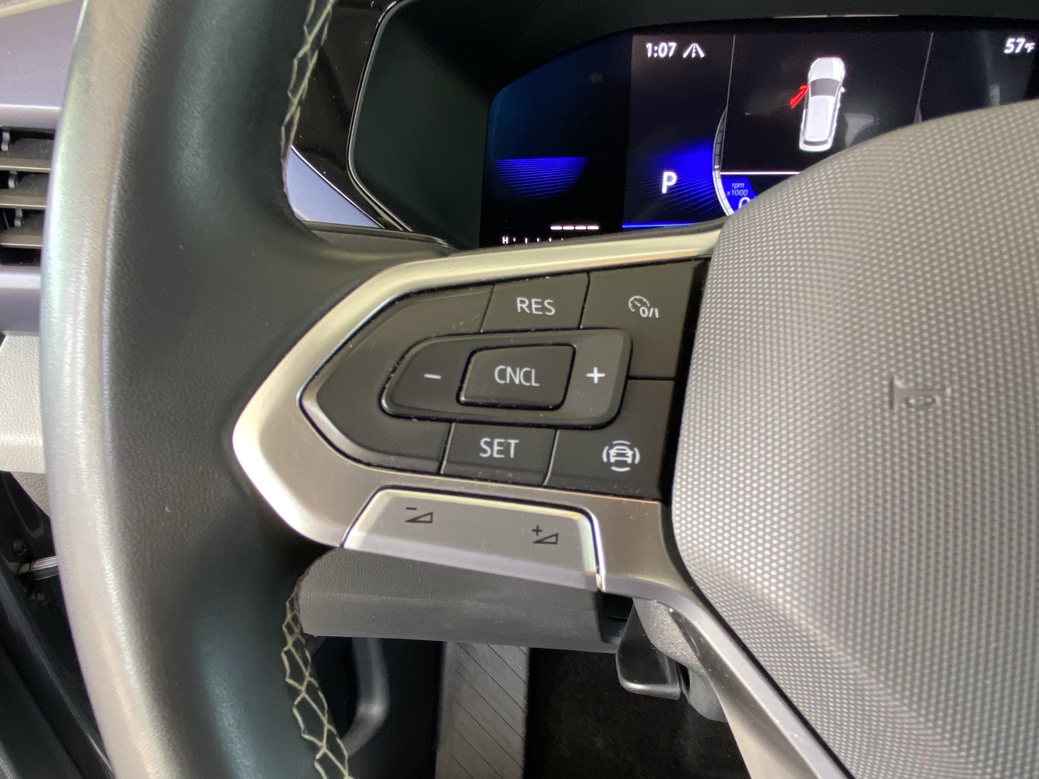 Certified 2022 Volkswagen Taos SE image 6