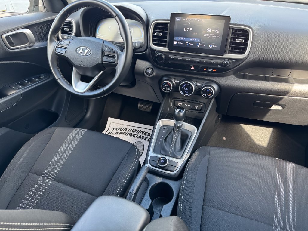 Used 2025 Hyundai Venue SEL FWD image 12