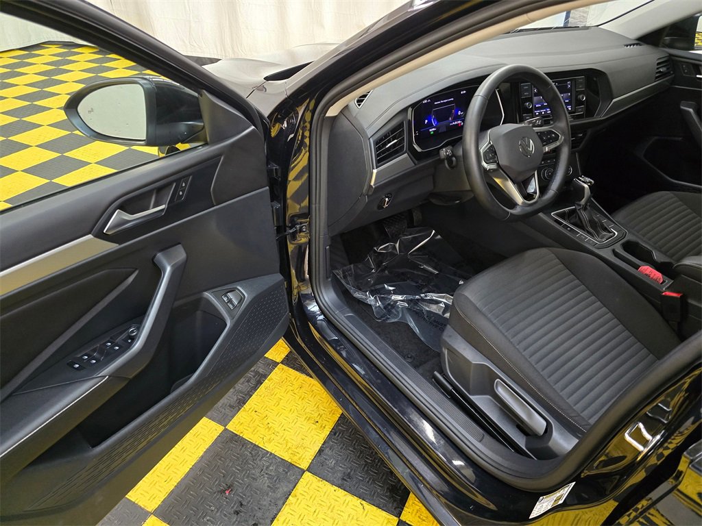 Used 2024 Volkswagen Jetta S image 19