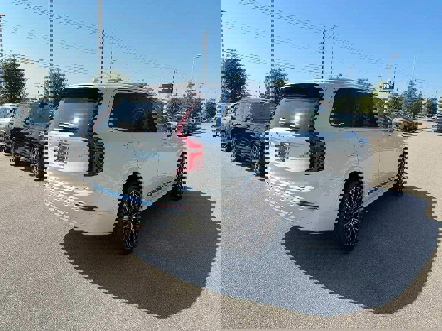 Used 2026 Volvo XC90 B6 Ultra image 9