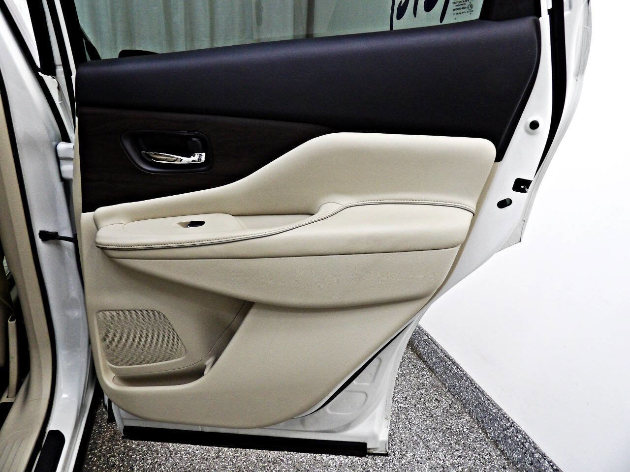 Used 2019 Nissan Murano Platinum w/ Cargo Package image 17