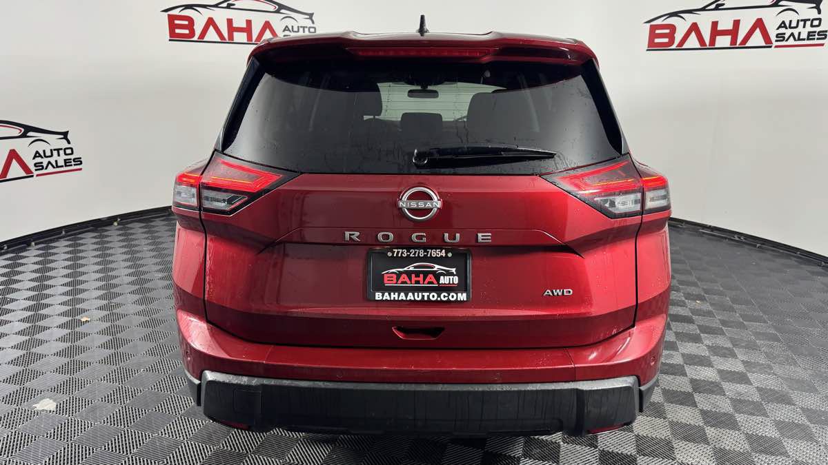 Used 2025 Nissan Rogue S AWD/4WD image 5