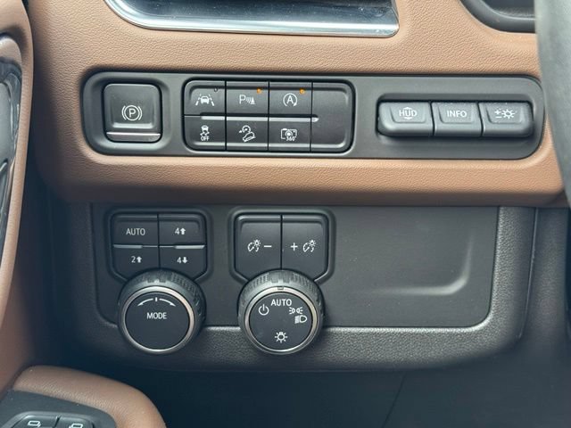 Used 2023 Chevrolet Suburban High Country w/ Premium Package 2 AWD/4WD image 35