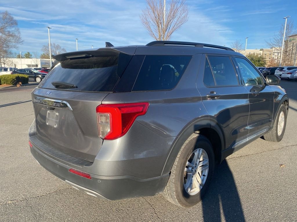 Used 2023 Ford Explorer XLT w/ Equipment Group 202A image 7