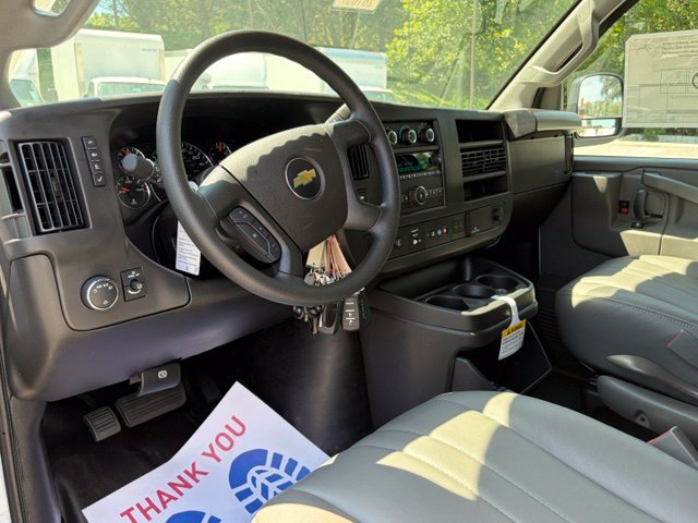 New 2026 Chevrolet Express 3500 w/ Driver Convenience Package RWD image 32