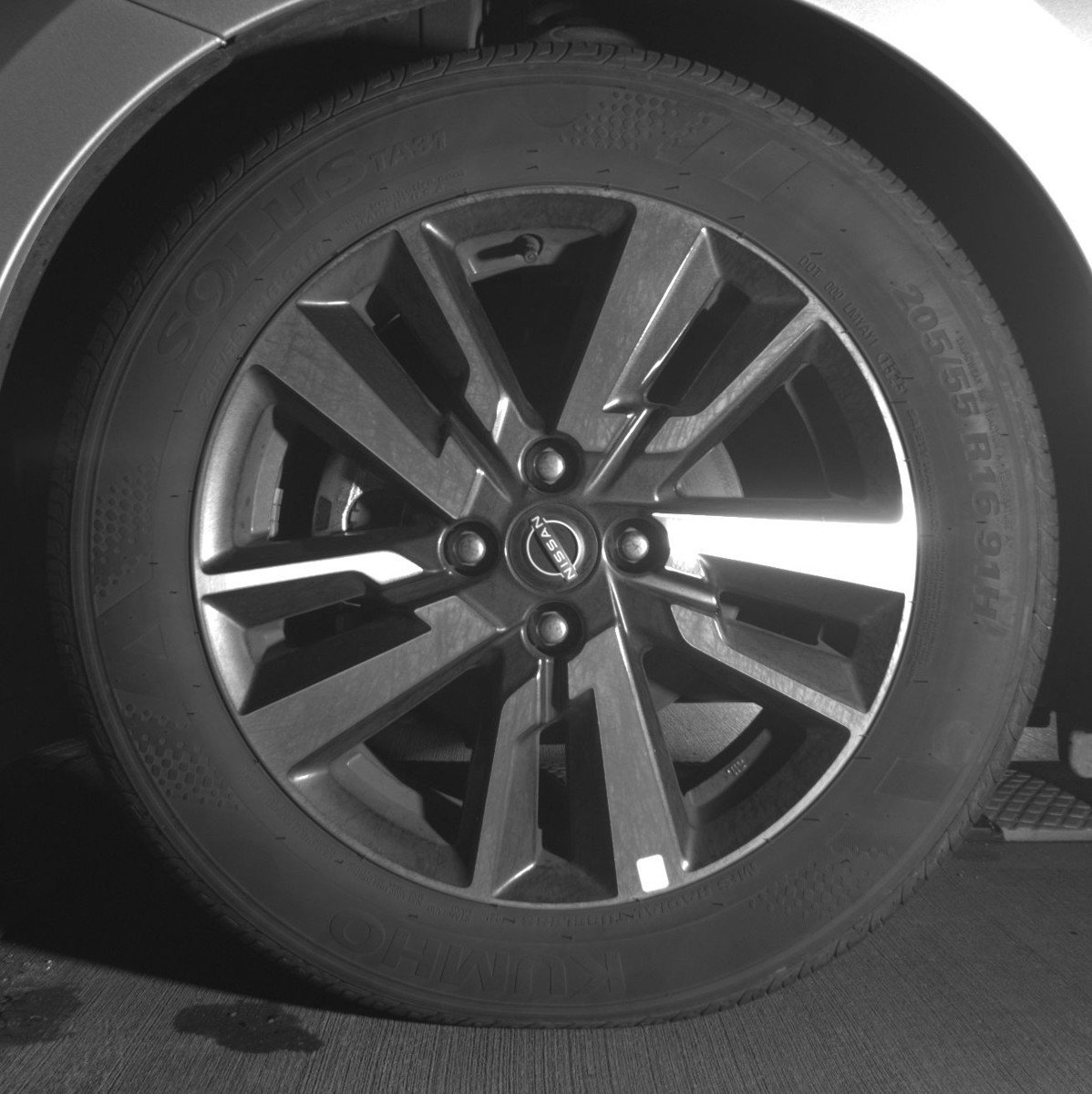 Used 2025 Nissan Versa SV image 12