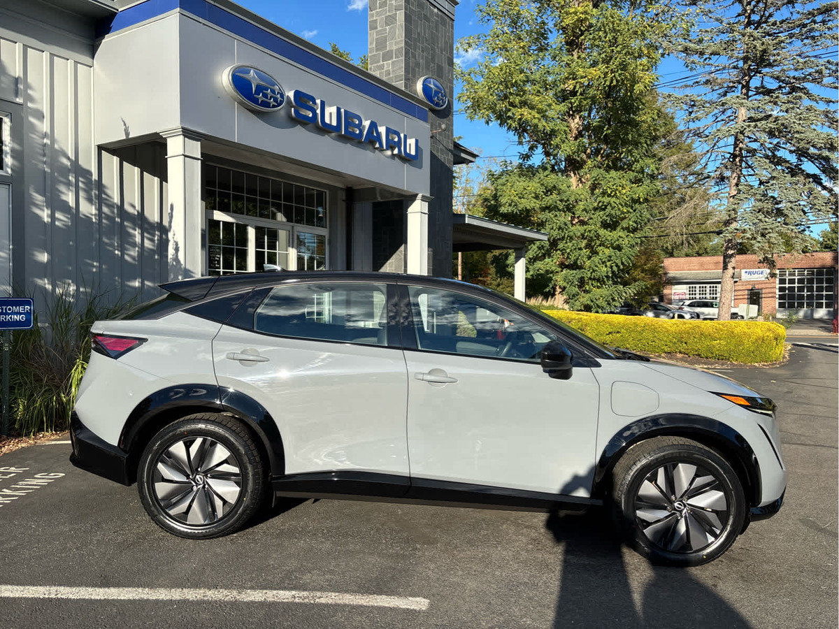 Used 2024 Nissan Ariya AWD image 2