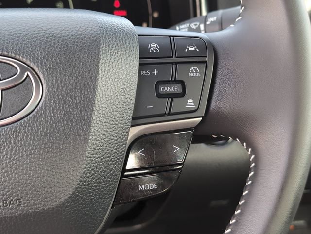 Used 2025 Toyota Camry SE image 22