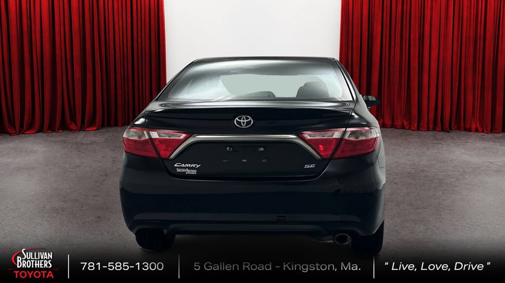 Used 2016 Toyota Camry SE w/ Moonroof Package FWD image 6