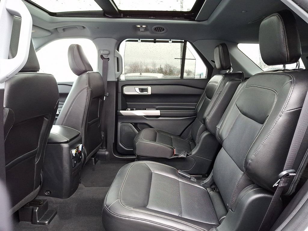 Certified 2022 Ford Explorer Limited w/ Hybrid Equipment Group 310A image 10