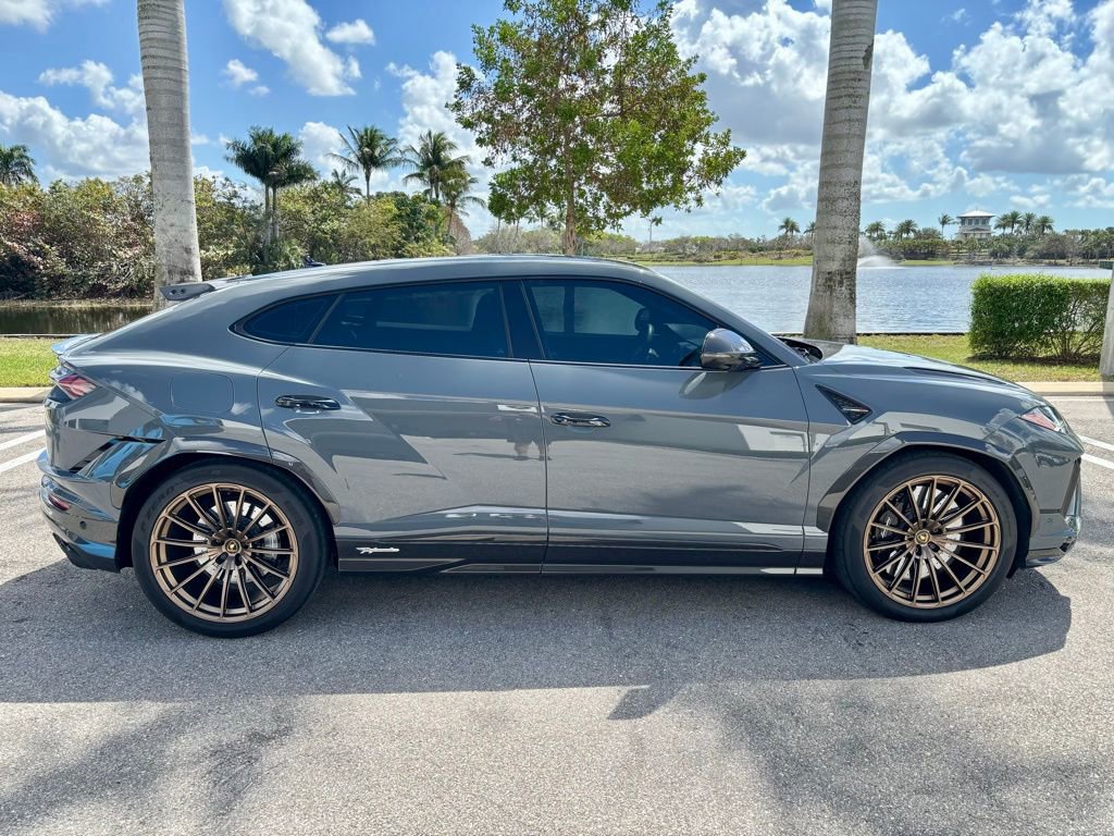Used 2024 Lamborghini Urus Performante AWD/4WD image 5