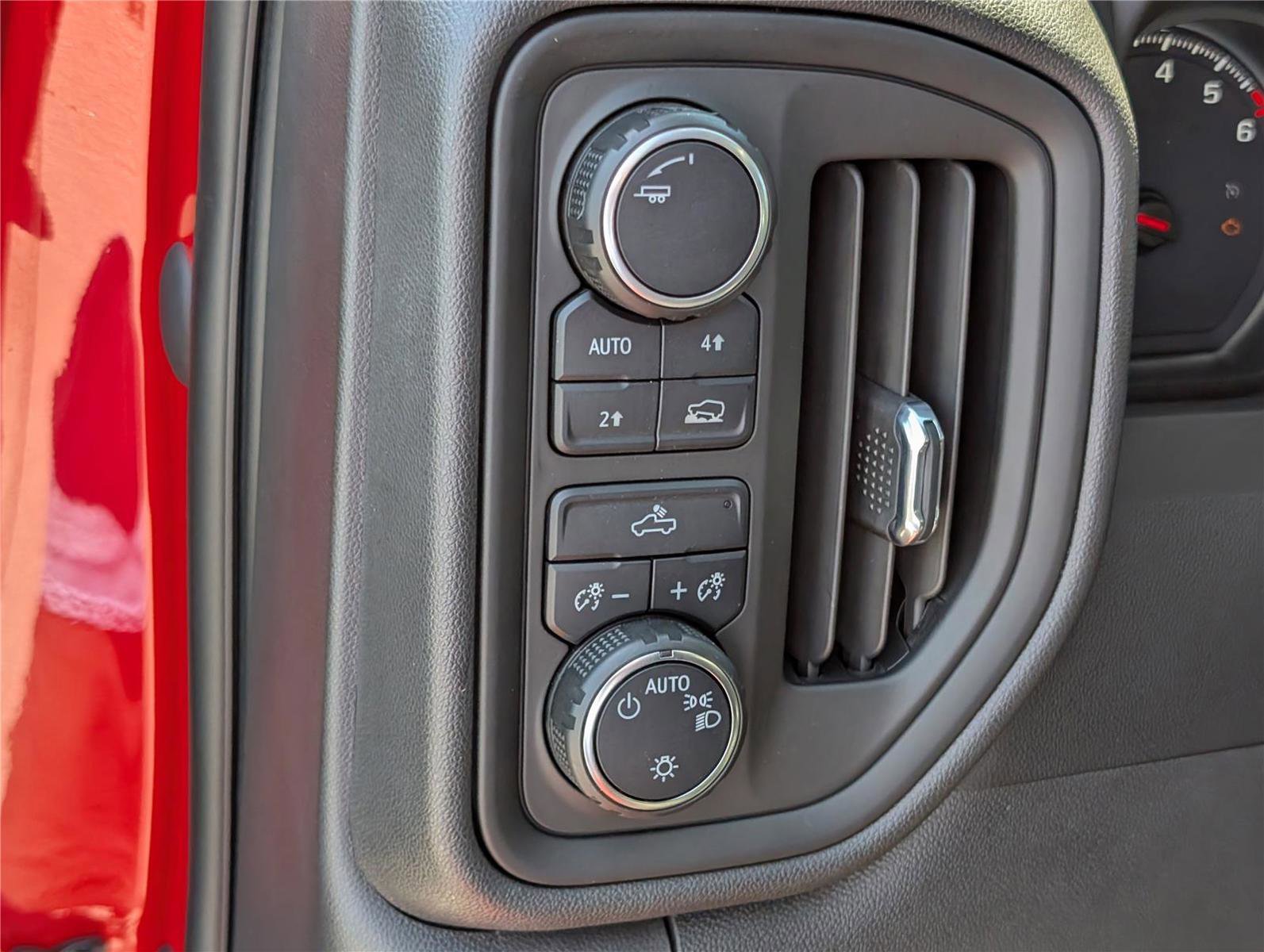 Used 2022 Chevrolet Silverado 1500 Custom AWD/4WD image 21