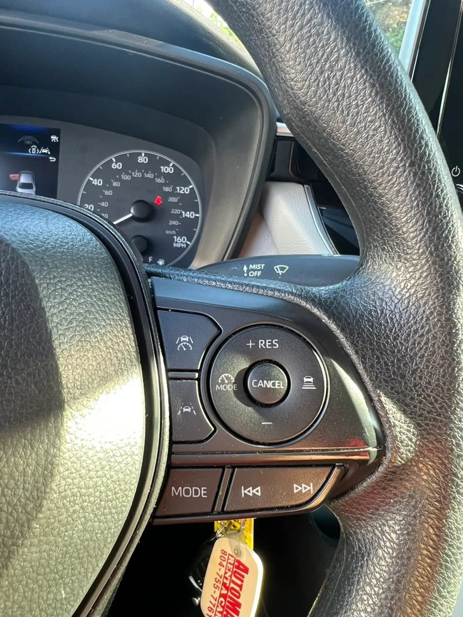 Used 2024 Toyota Corolla LE FWD image 14