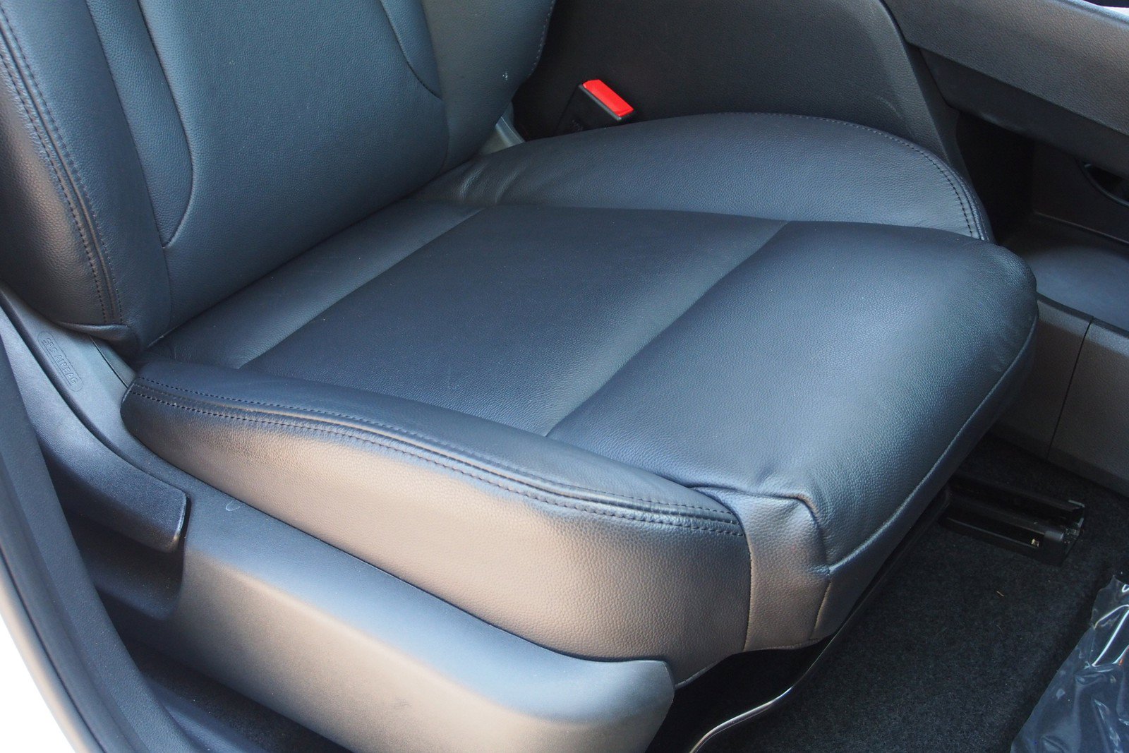 Used 2023 Nissan Rogue SV FWD image 12