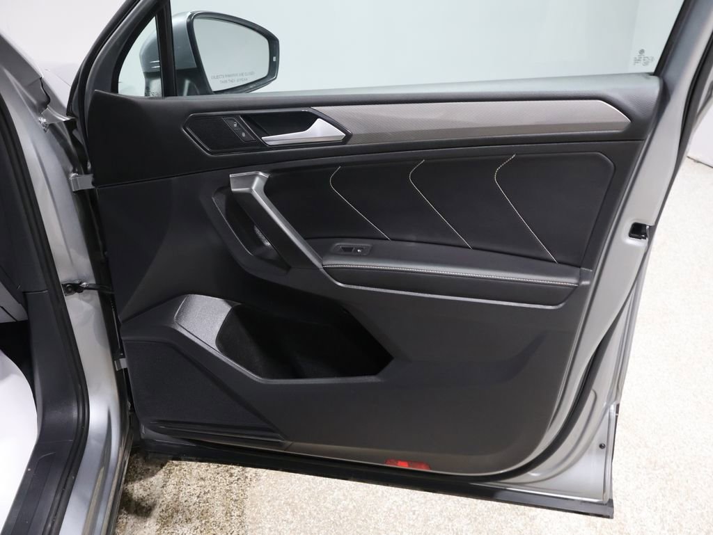 Used 2022 Volkswagen Tiguan SE image 24