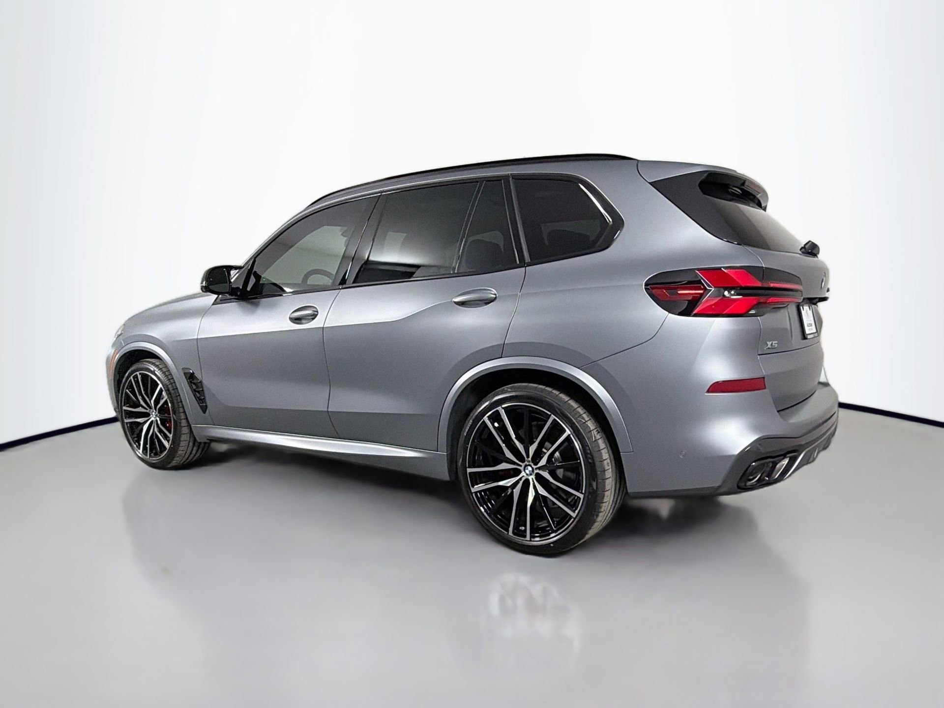 New 2026 BMW X5 M60i image 7