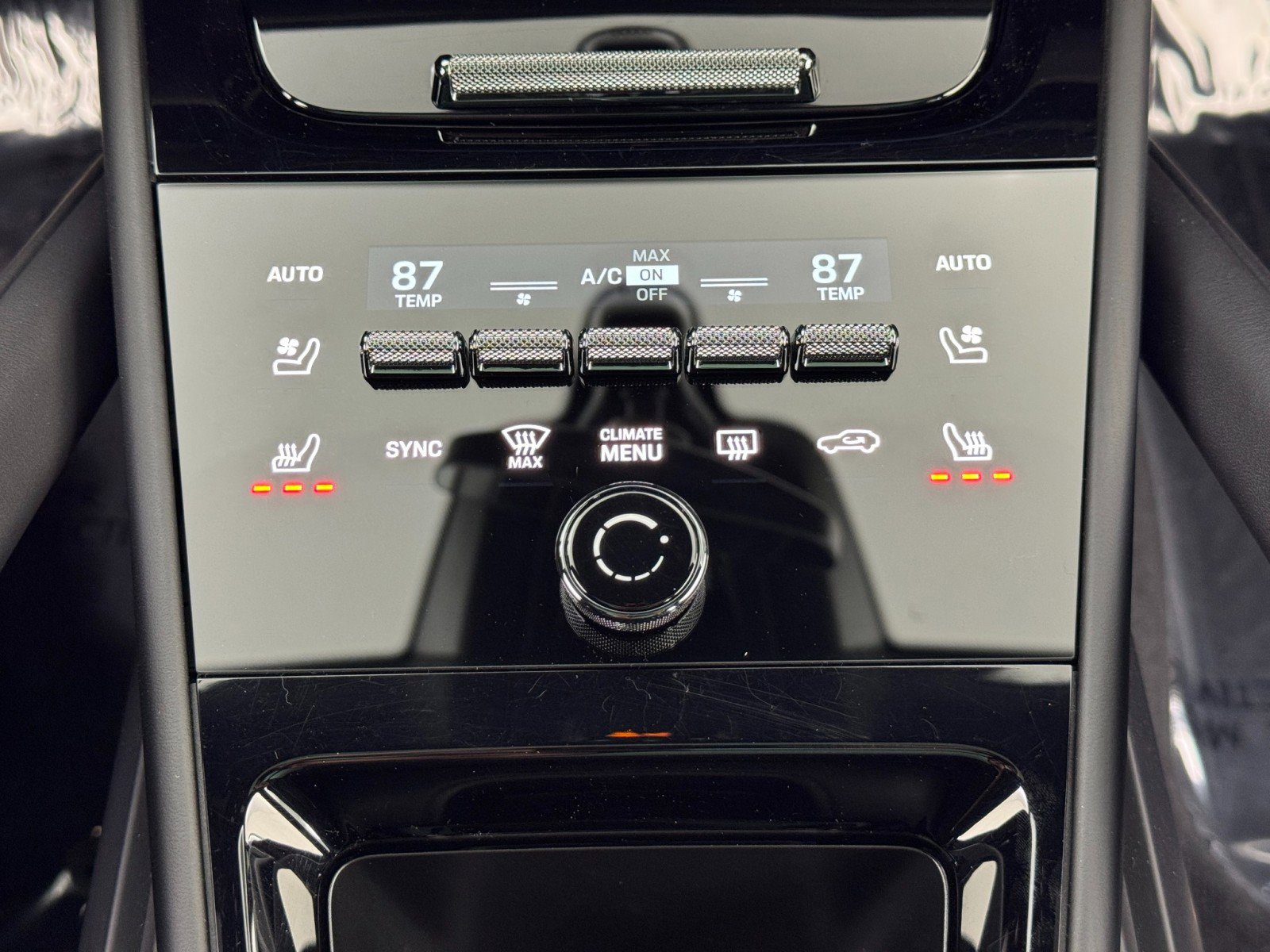 Used 2024 Porsche Cayenne S w/ Premium Package Plus image 32