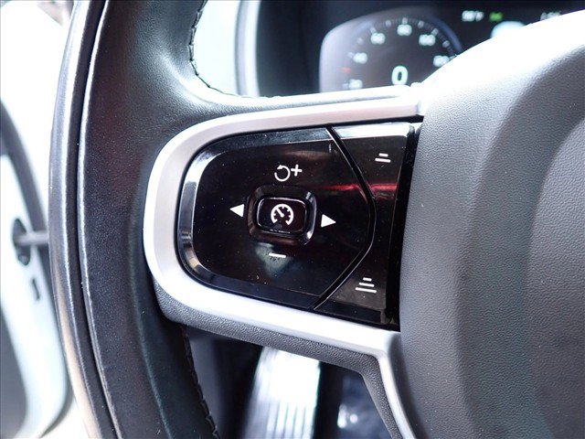 Used 2020 Volvo XC90 T6 Momentum w/ Protection Package Premier AWD/4WD image 20