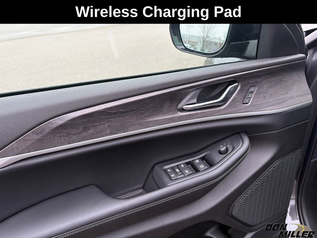 New 2025 Jeep Grand Cherokee Limited w/ Luxury Tech Group II image 10