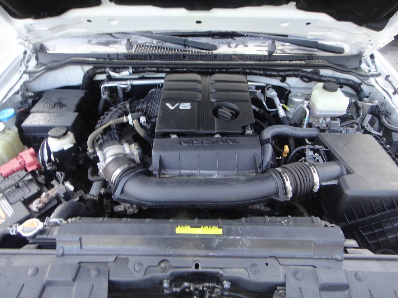 Used 2020 Nissan Frontier SV image 14