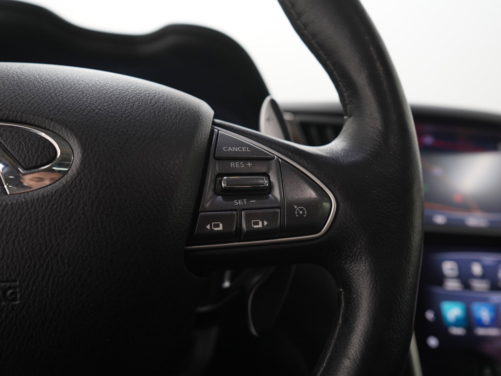 Used 2015 INFINITI Q50 AWD w/ Deluxe Touring Package image 27
