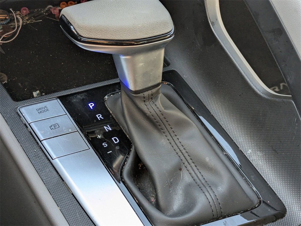 Used 2024 Hyundai Elantra SEL image 12