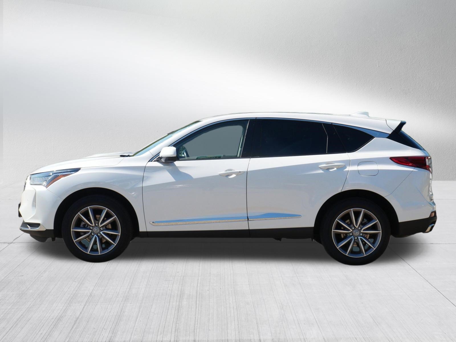 Used 2024 Acura RDX w/ Technology Package AWD/4WD image 4