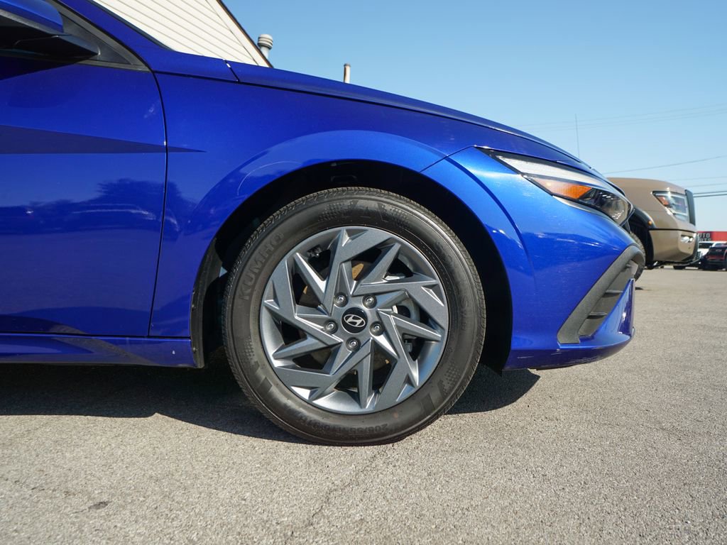 Used 2024 Hyundai Elantra SEL image 4