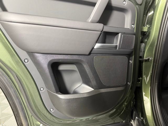 Certified 2026 Land Rover Defender 110 X-Dynamic SE image 24