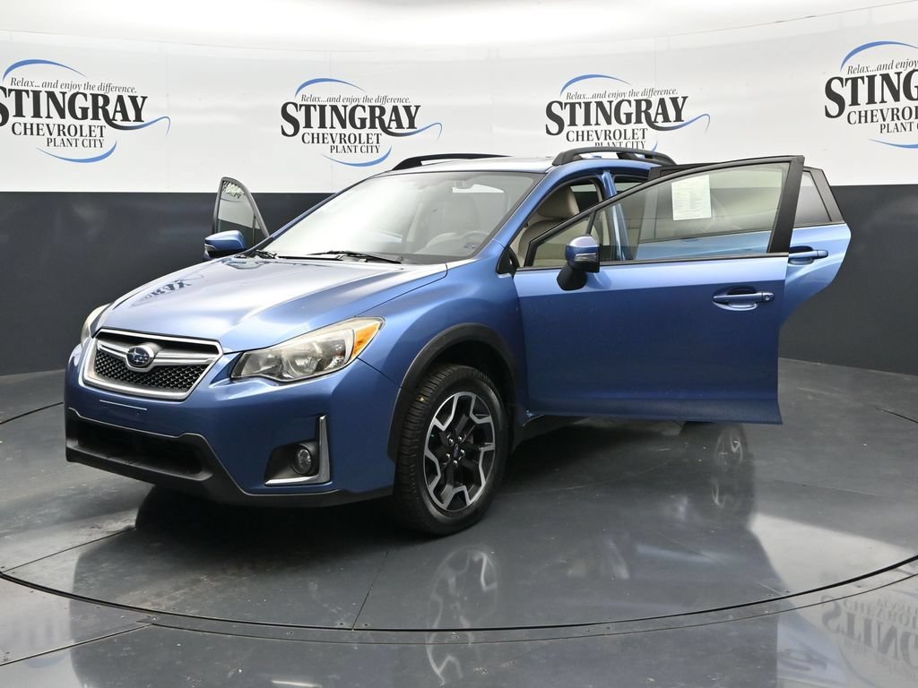 Used 2017 Subaru Crosstrek 2.0i Limited AWD/4WD image 3
