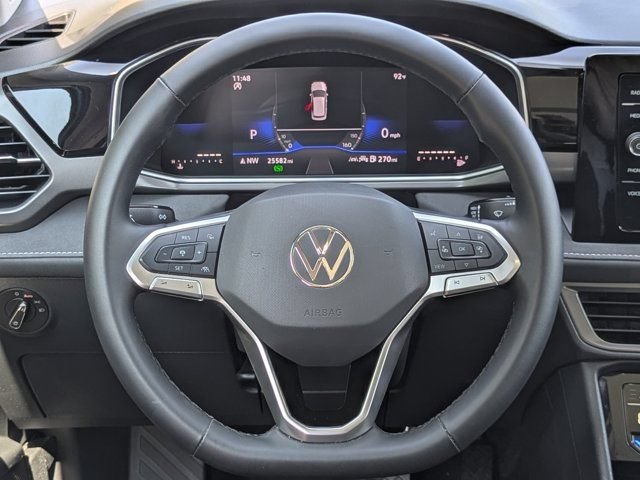 Used 2025 Volkswagen Taos SE FWD image 20