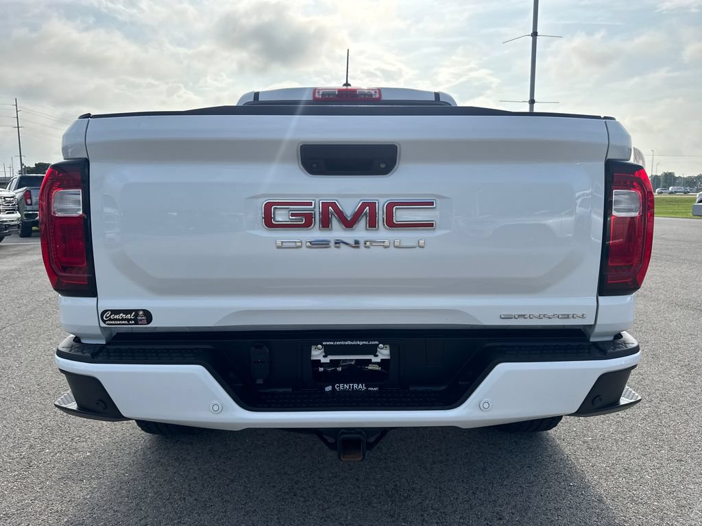 Used 2024 GMC Canyon Denali AWD/4WD image 5