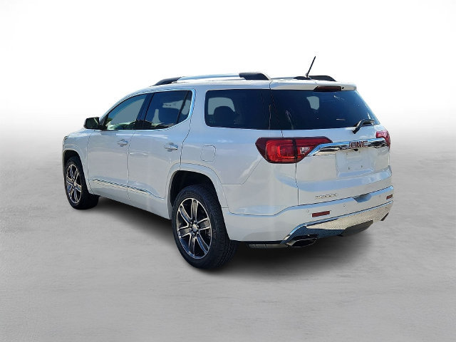 Used 2019 GMC Acadia Denali w/ Technology Package FWD image 4