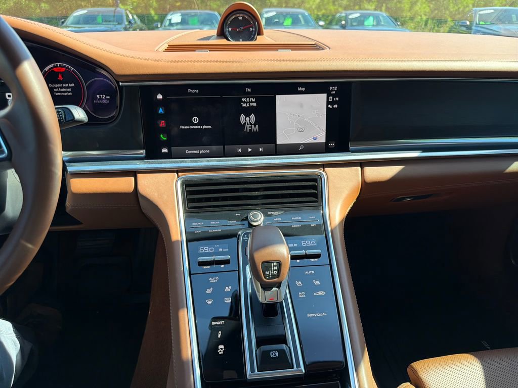 Used 2022 Porsche Panamera image 6